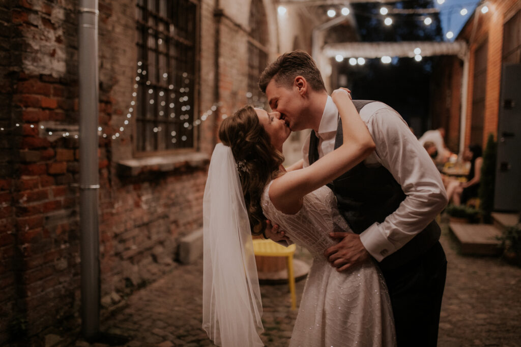 Ślub i wesele w Tektura Boho w Łodzi